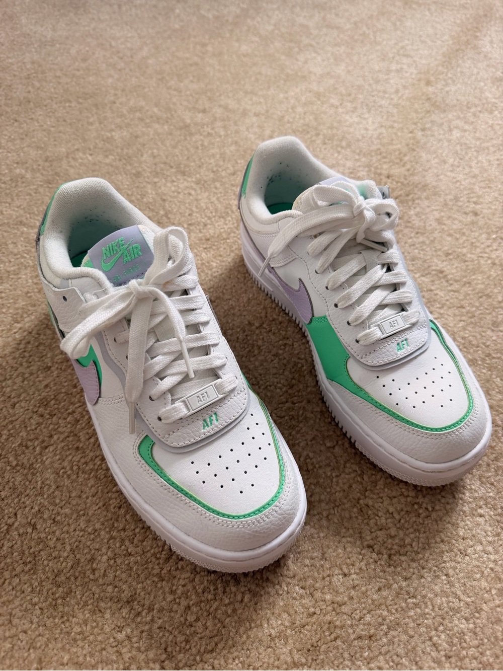 Nike Lavender and Green Airforces size 7.5 women’s - Picture 3 of 5